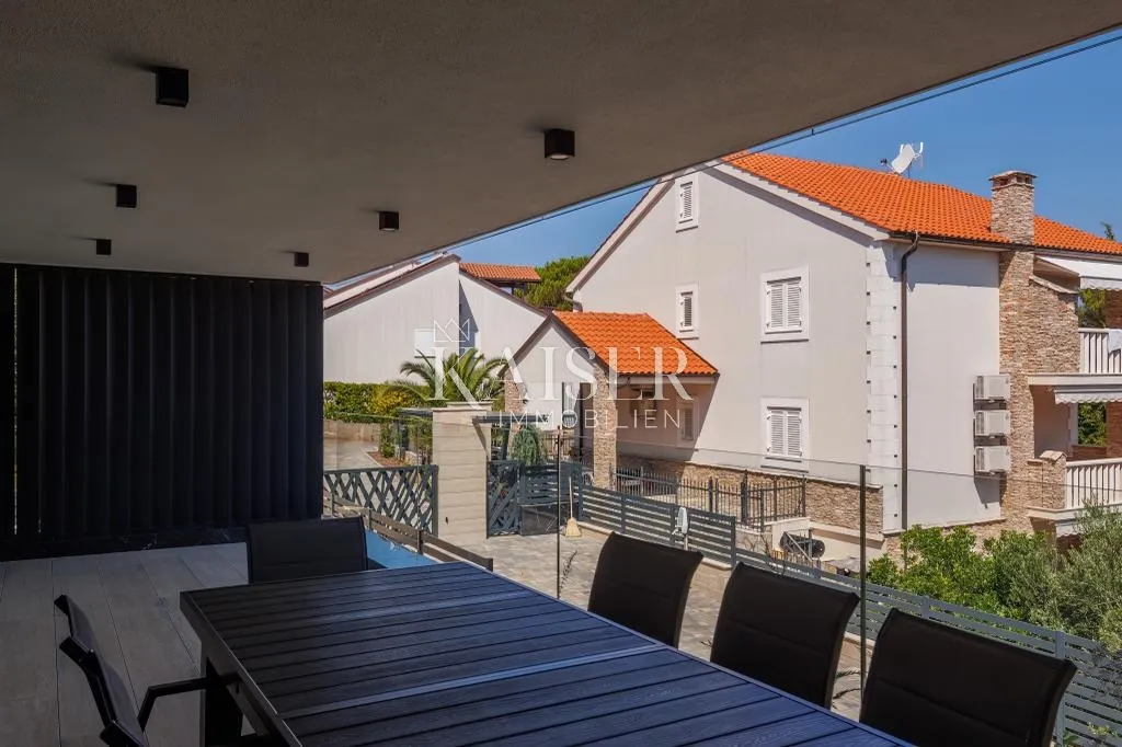 malinska - stan 126 m2, 80 m od mora - kompletno namješten - slika 9
