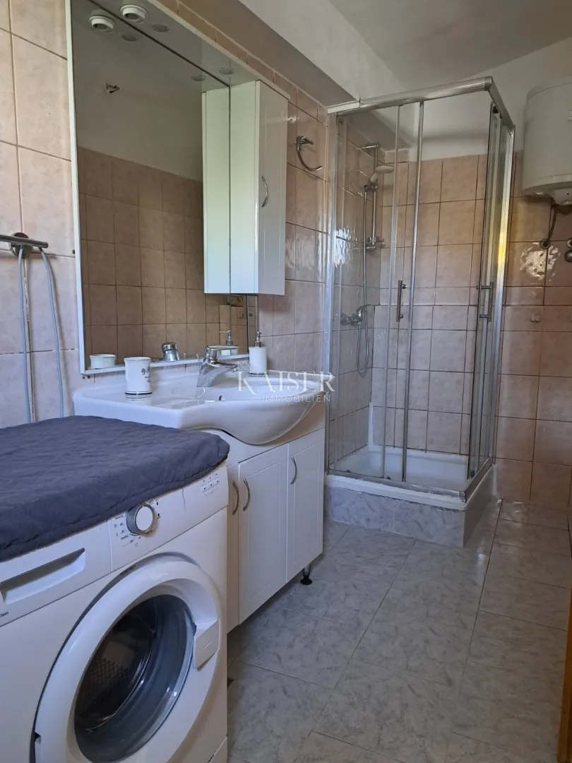 istra, medulin- apartmanska kuća 430m2 samo 200m od mora - slika 15