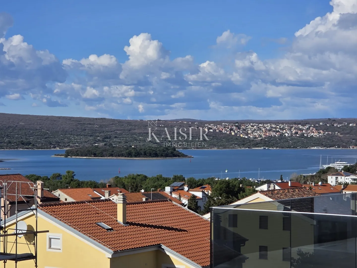 krk, punat - vrhunski dvoetažni apartman 117m2, pogled more - slika 17