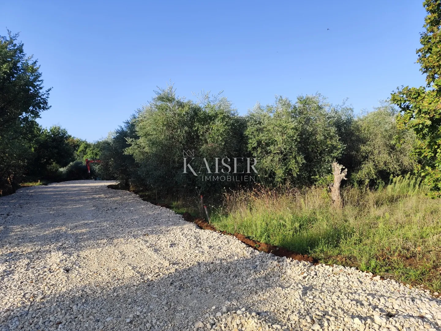 istra, vabriga - građevinsko zemljište s građevinskom dozvolom - slika 3