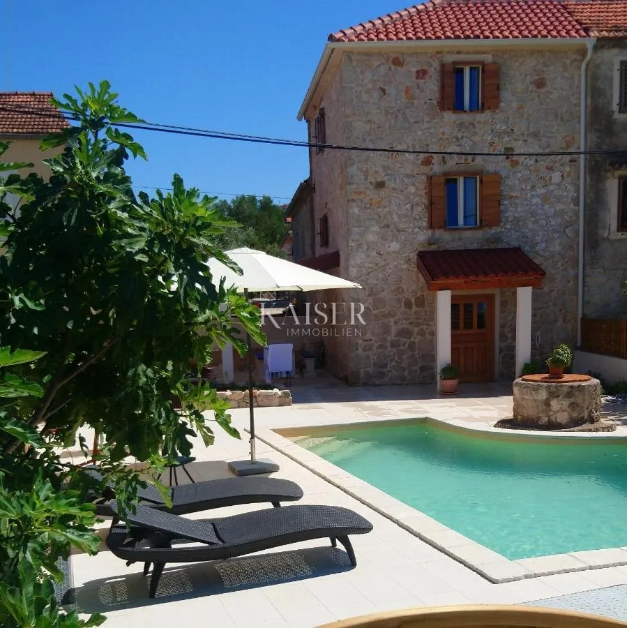 otok ugljan, sutomišćica - kamena kuća prvi red uz more - slika 10