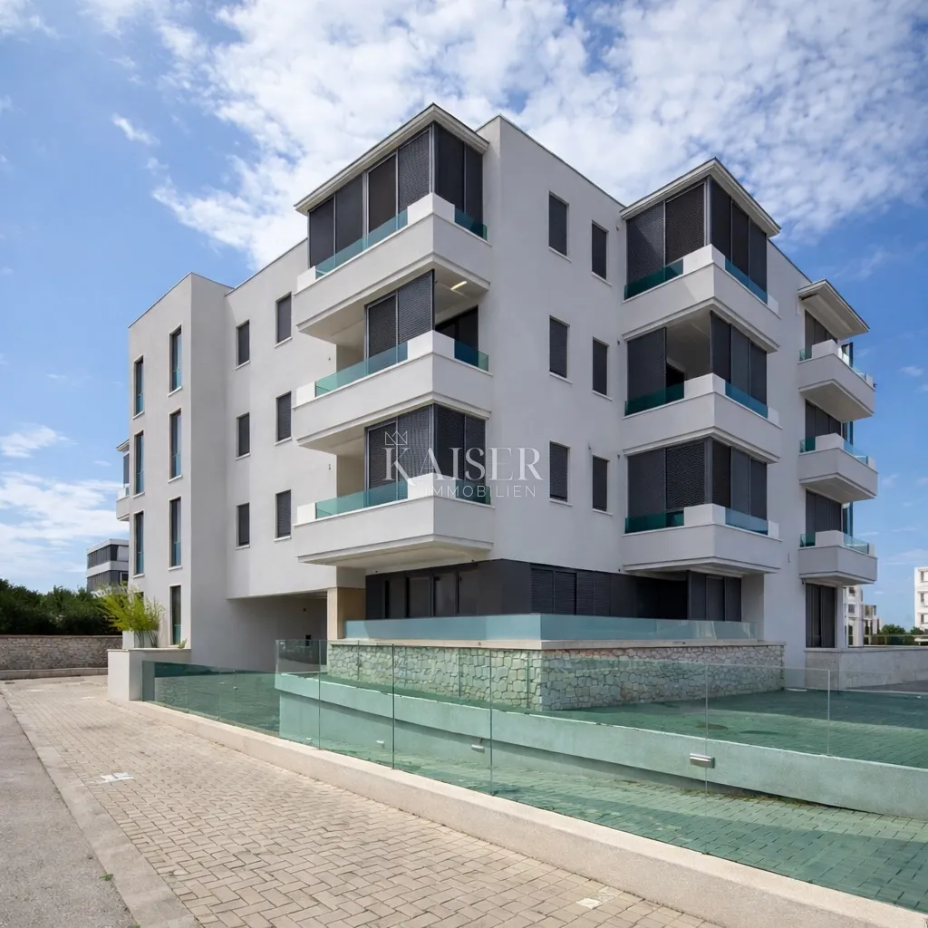 Zadar–Borik | Moderan trosobni stan s dva balkona i pogledom na more