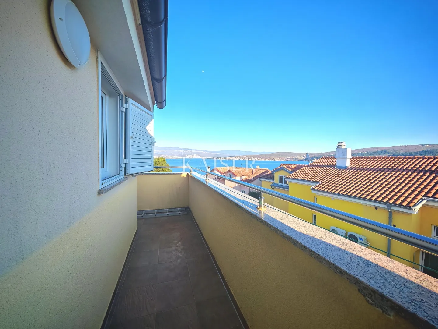 otok krk, čižići- dvosoban stan 55m2, samo 60m od mora - slika 16