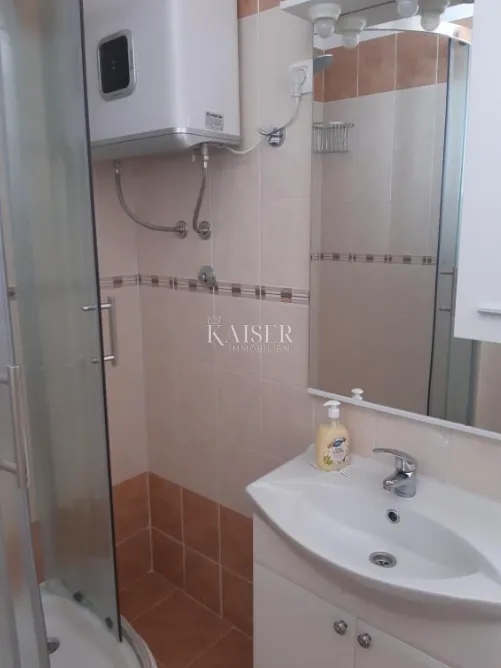 šibenik - kuća prvi red do mora - slika 26