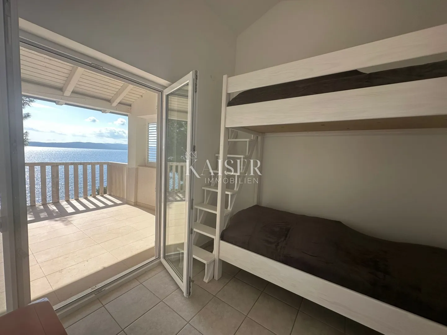 baška voda - penthouse 85m2, prvi red do mora, top lokacija - slika 8
