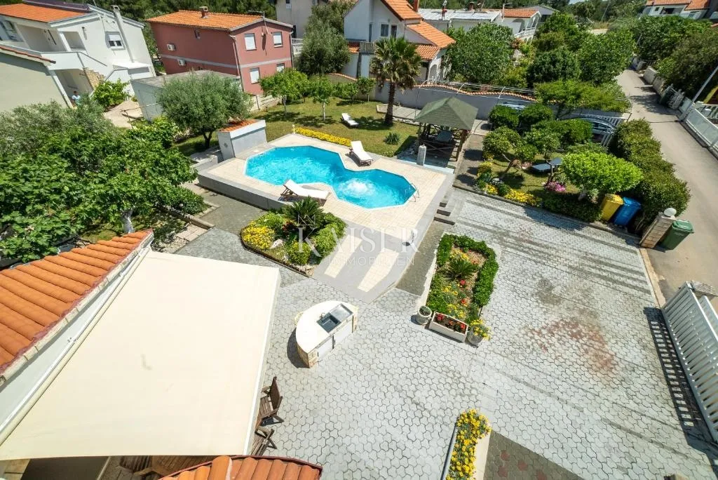 zadar, vir - prekrasna prostrana kuća 50 m od plaže - slika 25