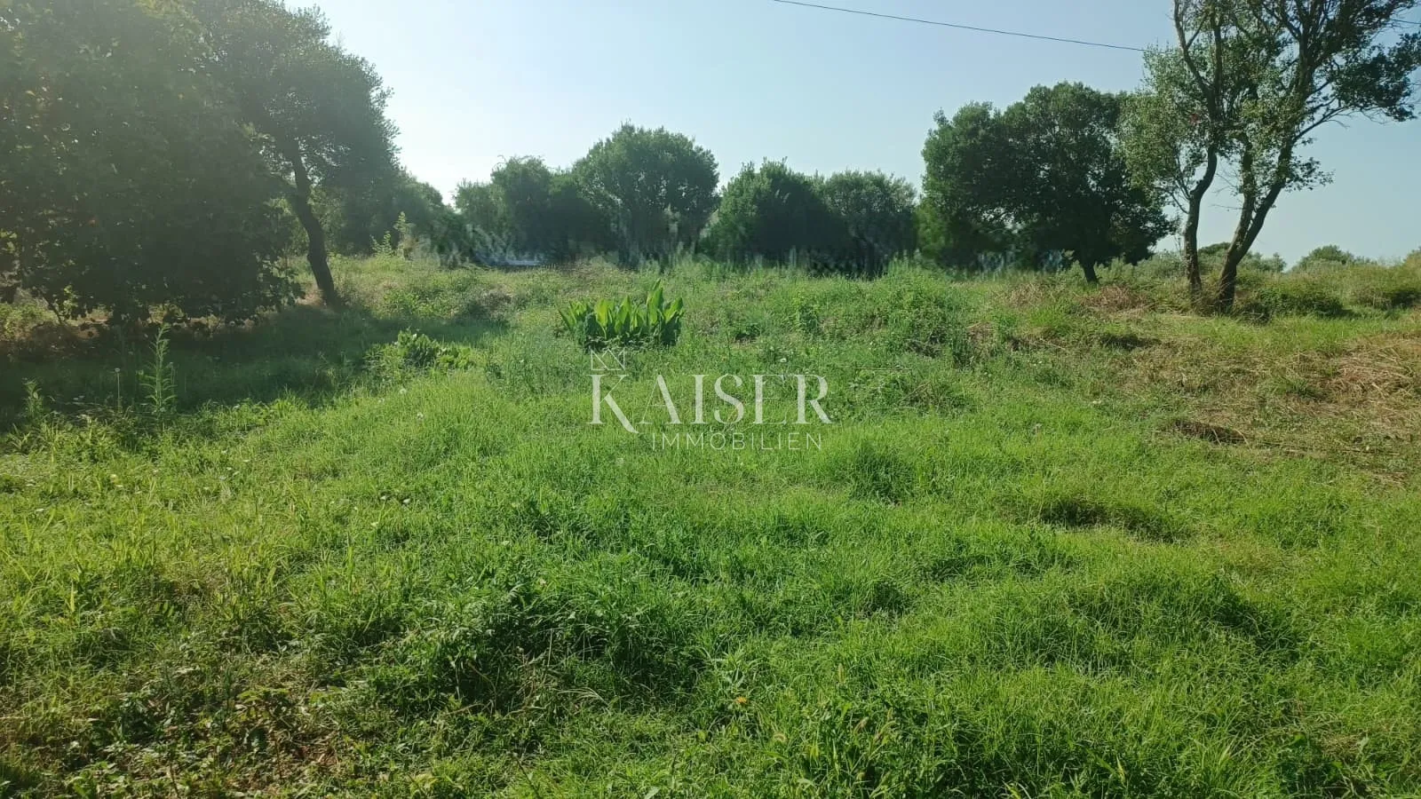 Istra, Pula- građevinsko zemljište 540m2 s projektom na mirnoj lokaciji
