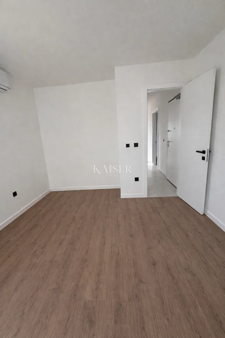 zadar – privlaka | apartman s krovnom terasom i pogledom, 200 m od mora - slika 16