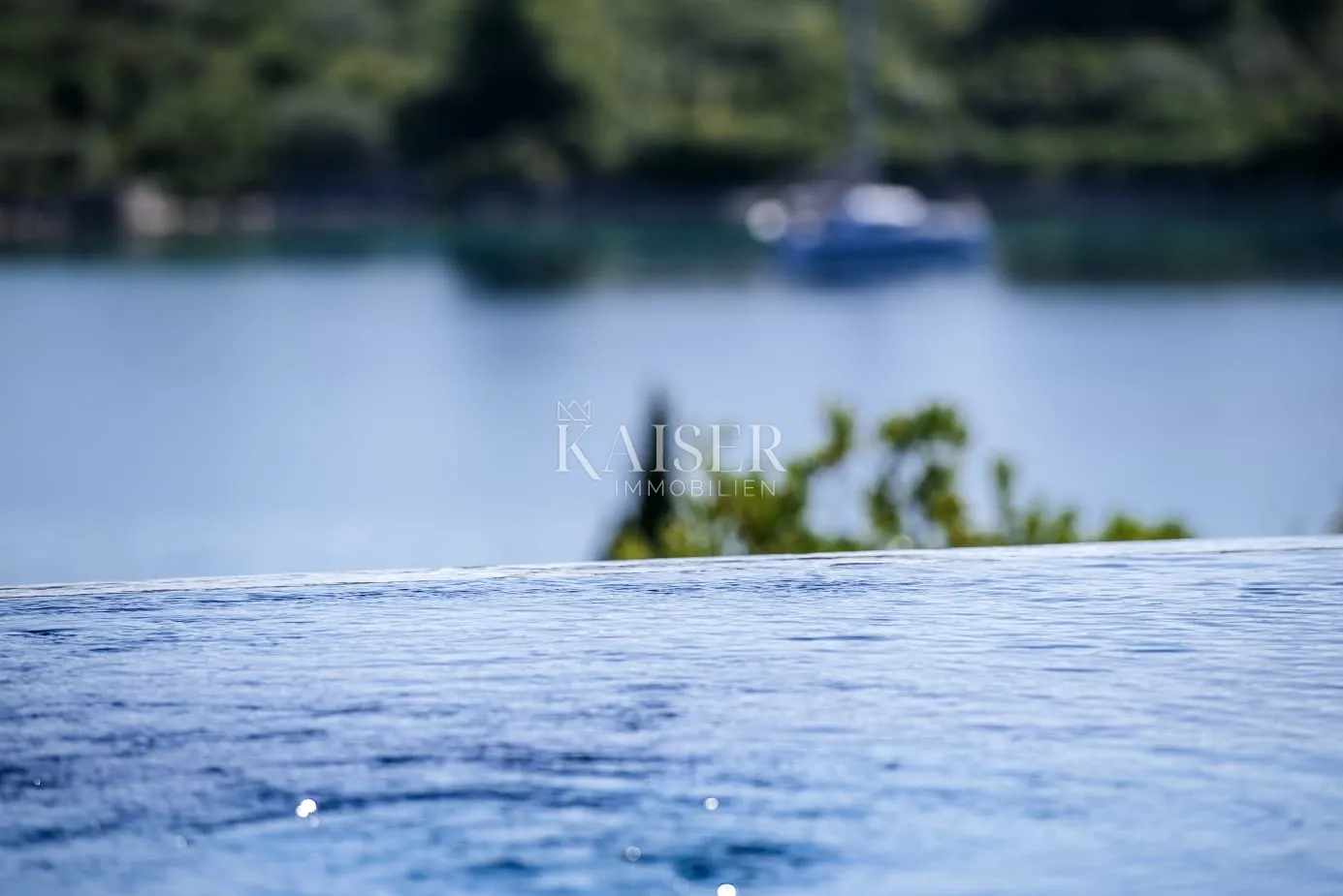luksuzna vila s infinity bazenom i pogledom na more - slika 43