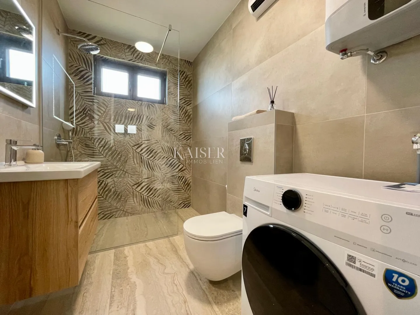 otok pag - ekskluzivni penthouse 118m2 , prvi red do mora - slika 18