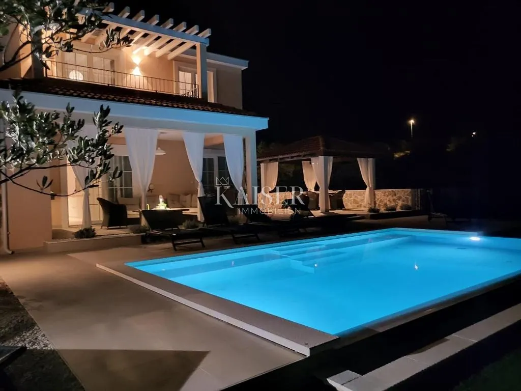 šibenik-rogoznica – ražanj: autentična vila 230 m² s bazenom, pogledom na more i luksuznim interijerom - slika 41
