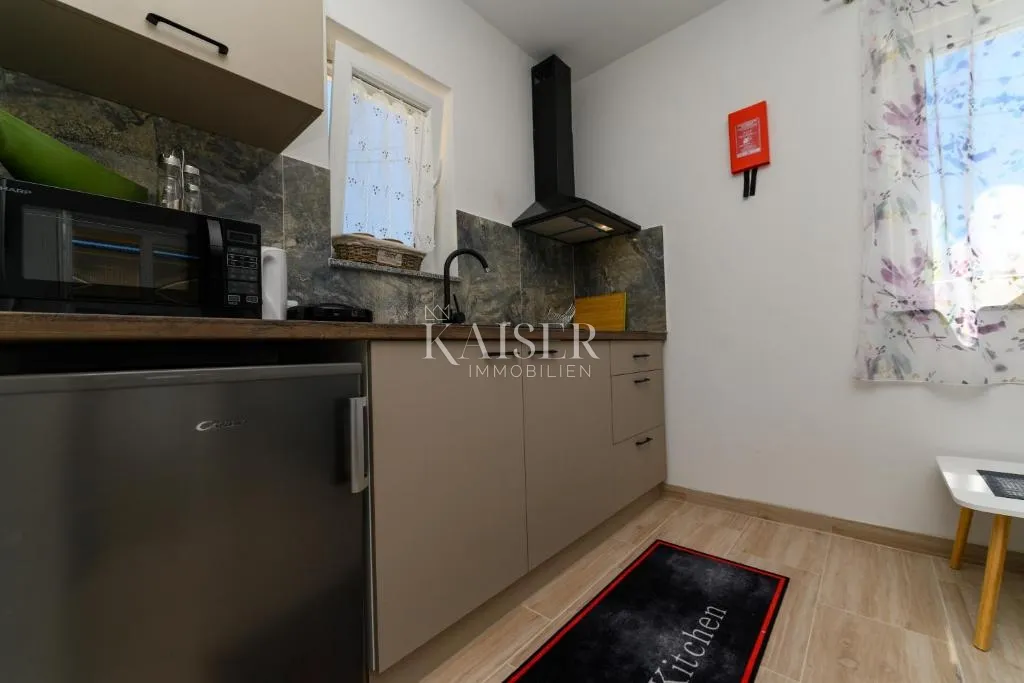 otok cres, miholašćica, luksuzna kuća sa tri stana - slika 38