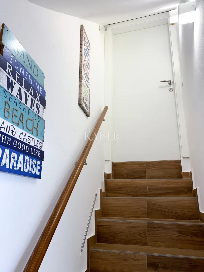 baška - kuća u staroj jezgri, 85m2, dva apartmana - slika 9