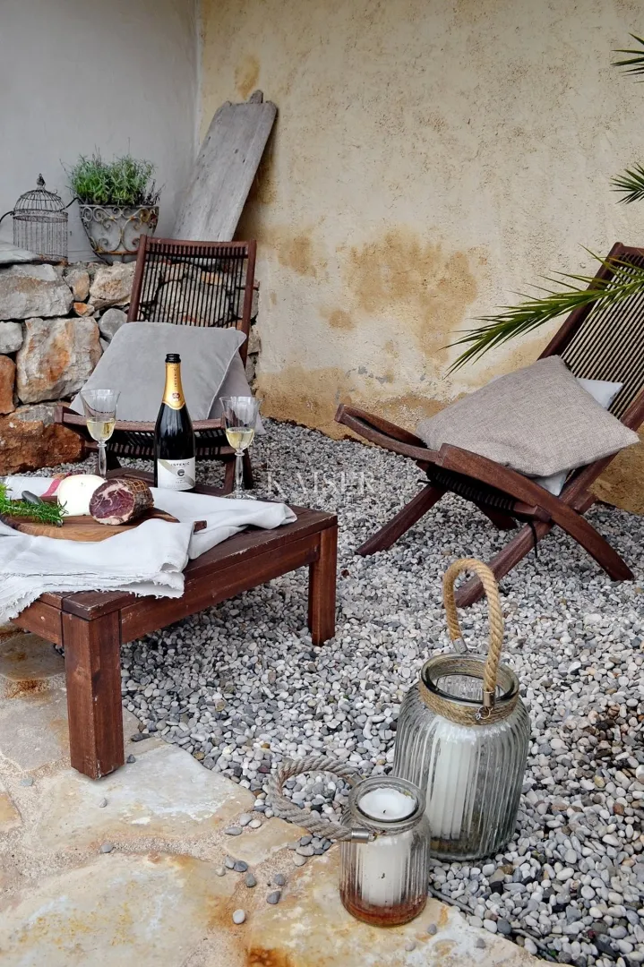 otok krk, malinska- kamena kuća 120m2 s bazenom - slika 30