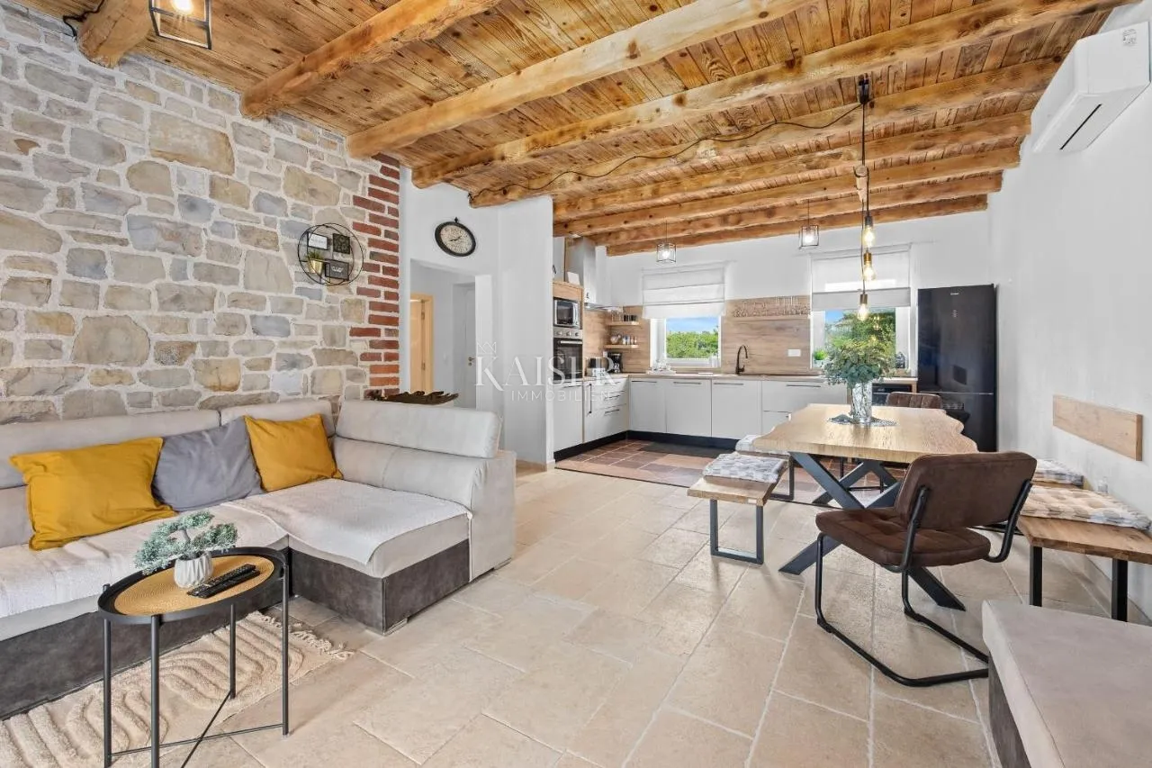 svetvinčenat - rustikalna vila s bazenom, 160 m2 - slika 7