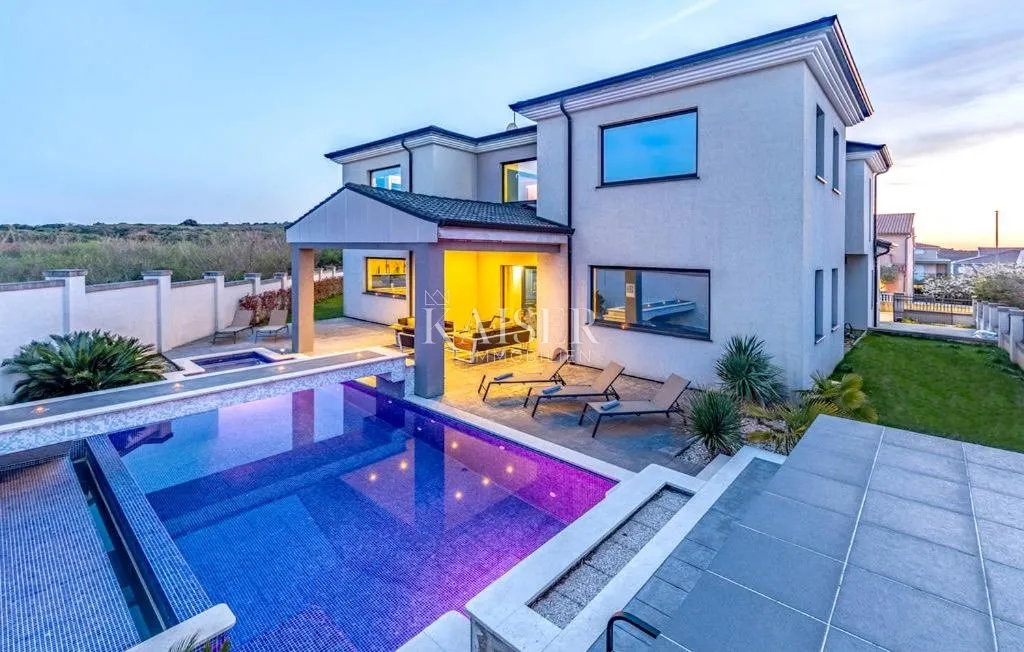 istra, medulin - ekskluzivna vila 300 m od mora, 500 m2 - slika 2