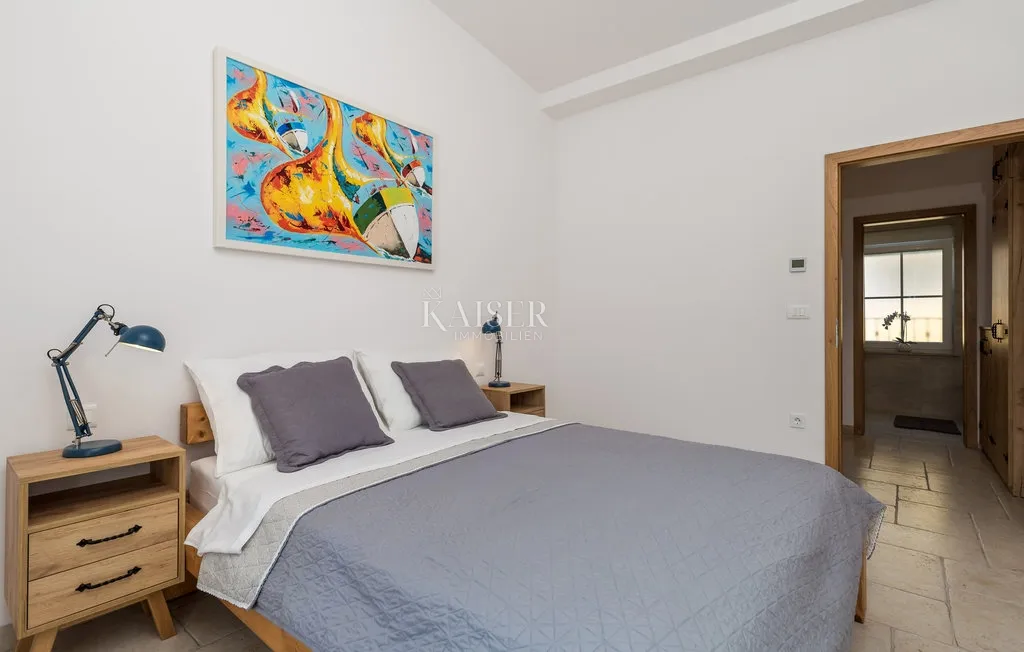 kornić, otok krk- vila 121m2 s pogledom na more i bazenom - slika 17