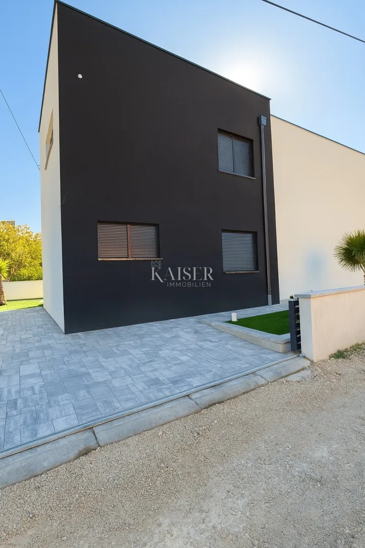 zadar – privlaka | moderna kuća s bazenom - slika 38