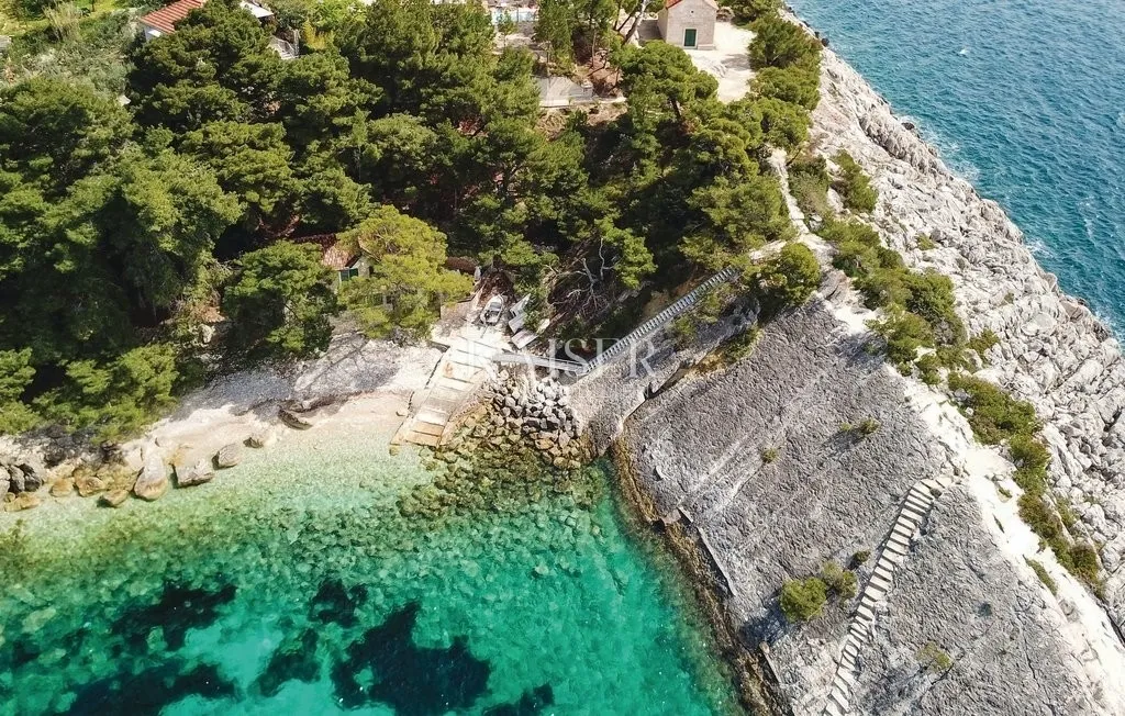 otok hvar - kuća prvi red do mora - slika 5