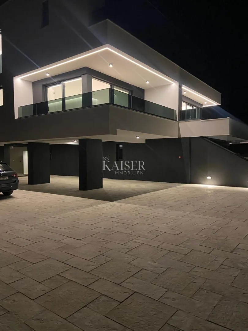 krk, luksuzan penthouse s krovnom terasom od 88 m² i panoramskim pogledom - slika 11