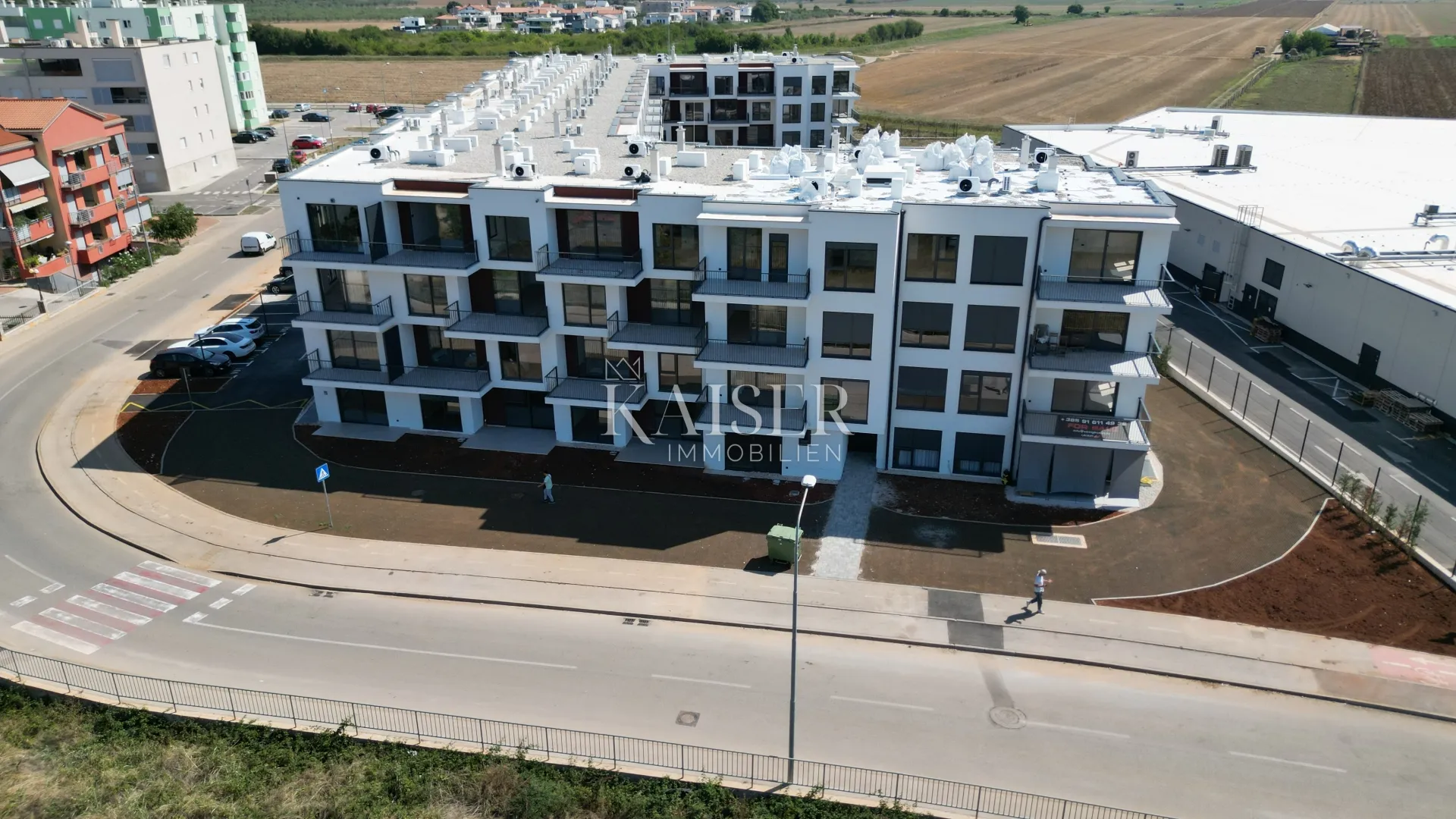 istra, umag – dvosoban stan sa dnevnim boravkom, 71m2, treći kat, moderna novogradnja - slika 4