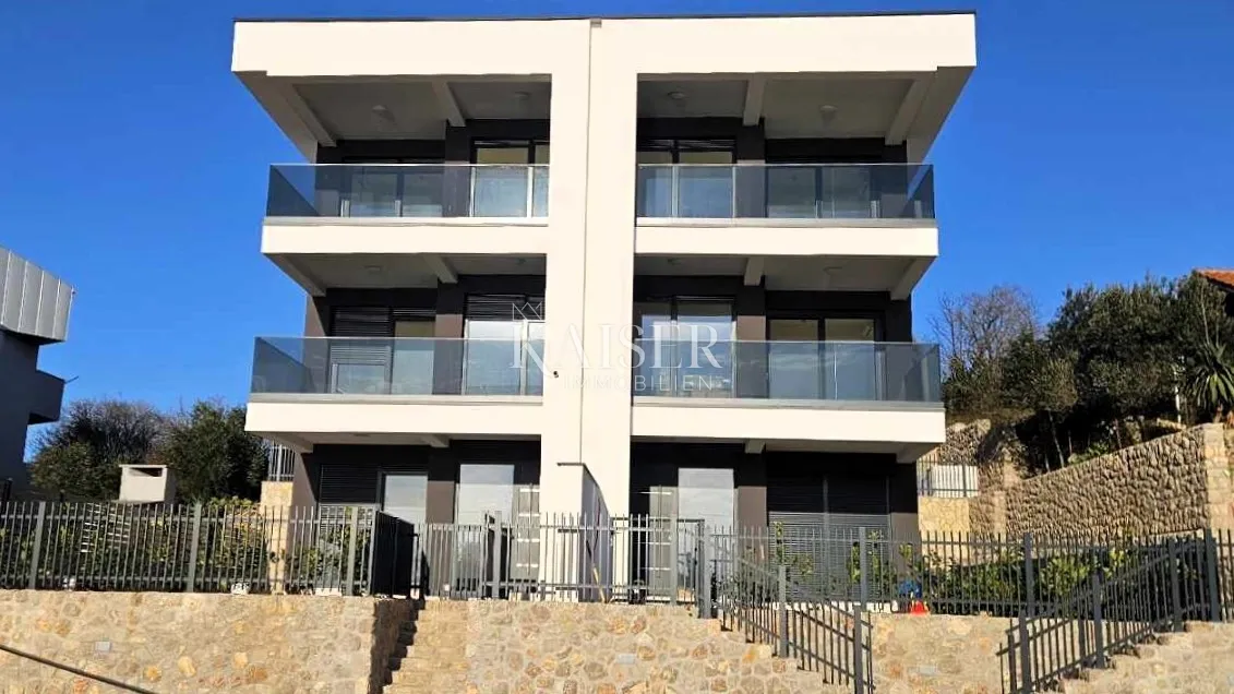 otok krk, omišalj- moderan stan 67m2 samo 250m do mora - slika 12