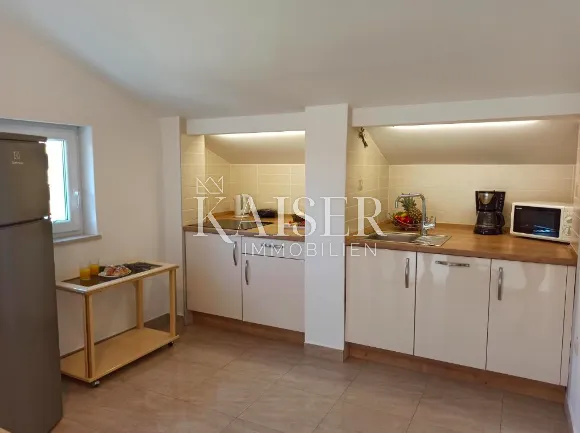 otok krk, malinska - kuća sa 6 apartmana 300 m od mora - slika 12