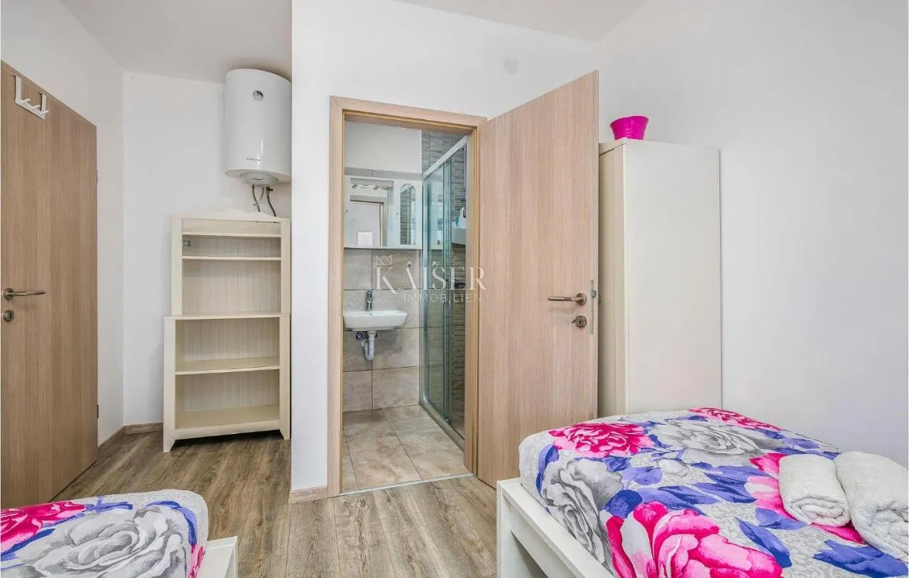 pinezići, otok krk- adaptirana kamena kuća 145m2 s bazenom - slika 13