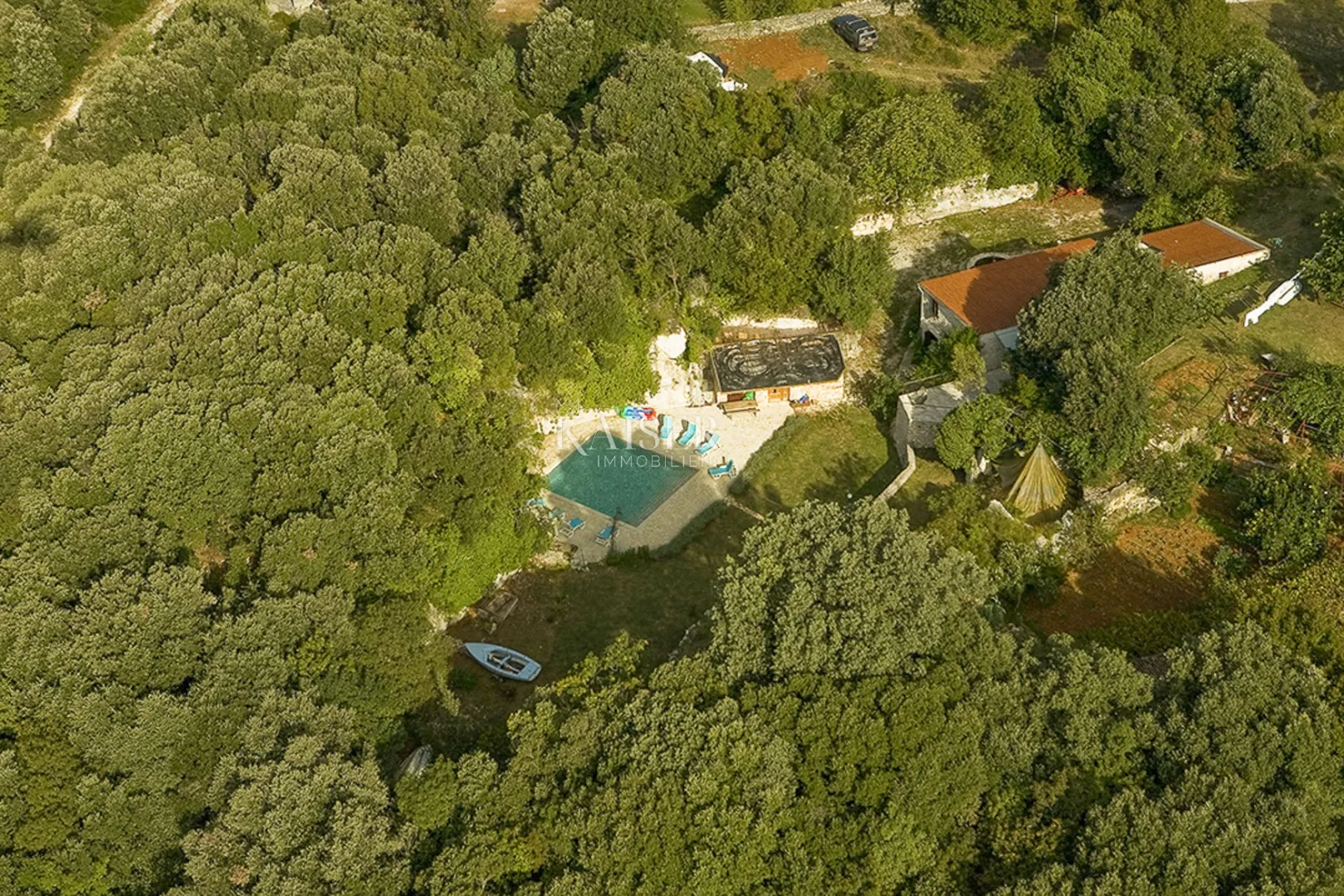 pula, istra- jedinstvena vila 258m2 s okućnicom 2459m2 - slika 27