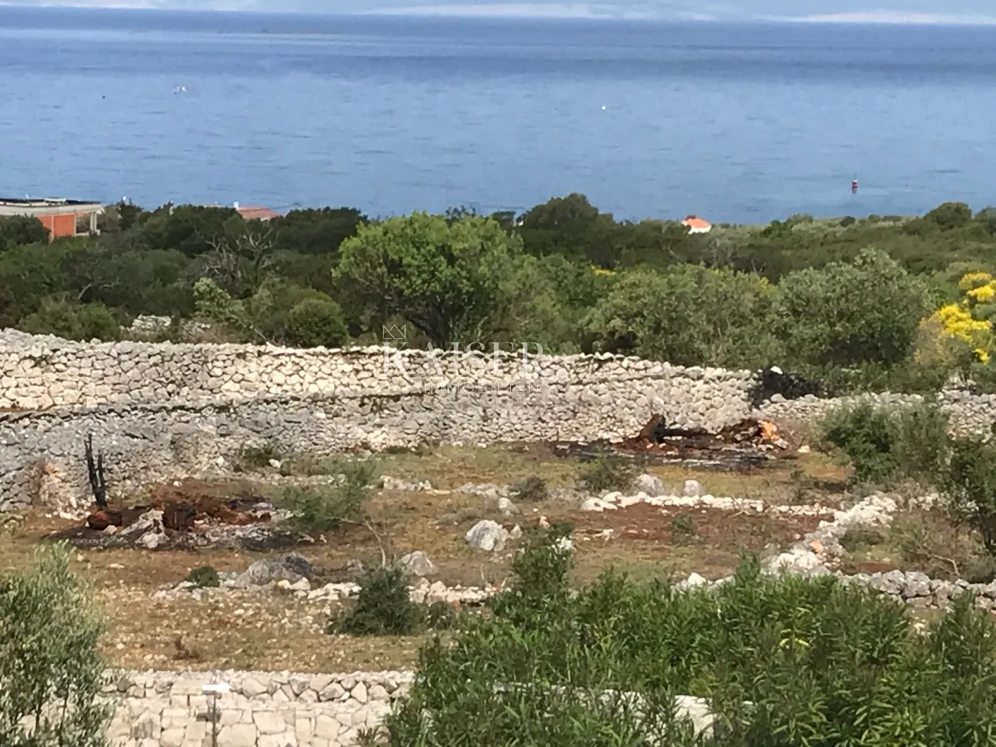 Pag - teren s idejnim projektom na samo 500m od mora - Lun, Novalja