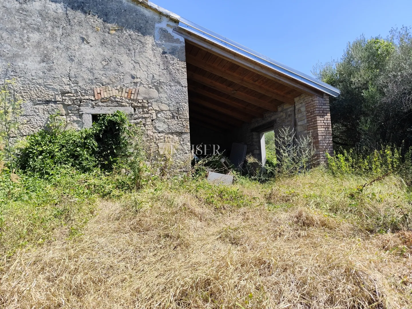 istra, buzet - starina s građevinskim zemljištem - slika 2