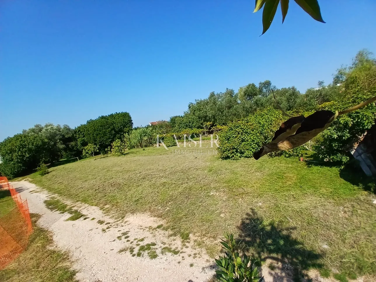 istra, umag, zambratija, građevinsko zemljište samo 400 metara od mora - slika 3