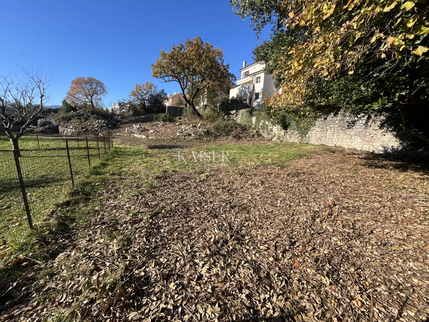 srdoči - građevinsko zemljište u samom centru! 990 m2 - slika 2