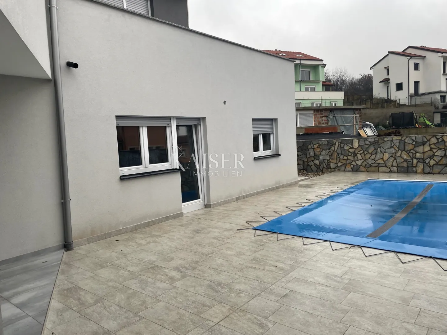 Matulji - stan 3S+DB 150 m2 s okućnicom