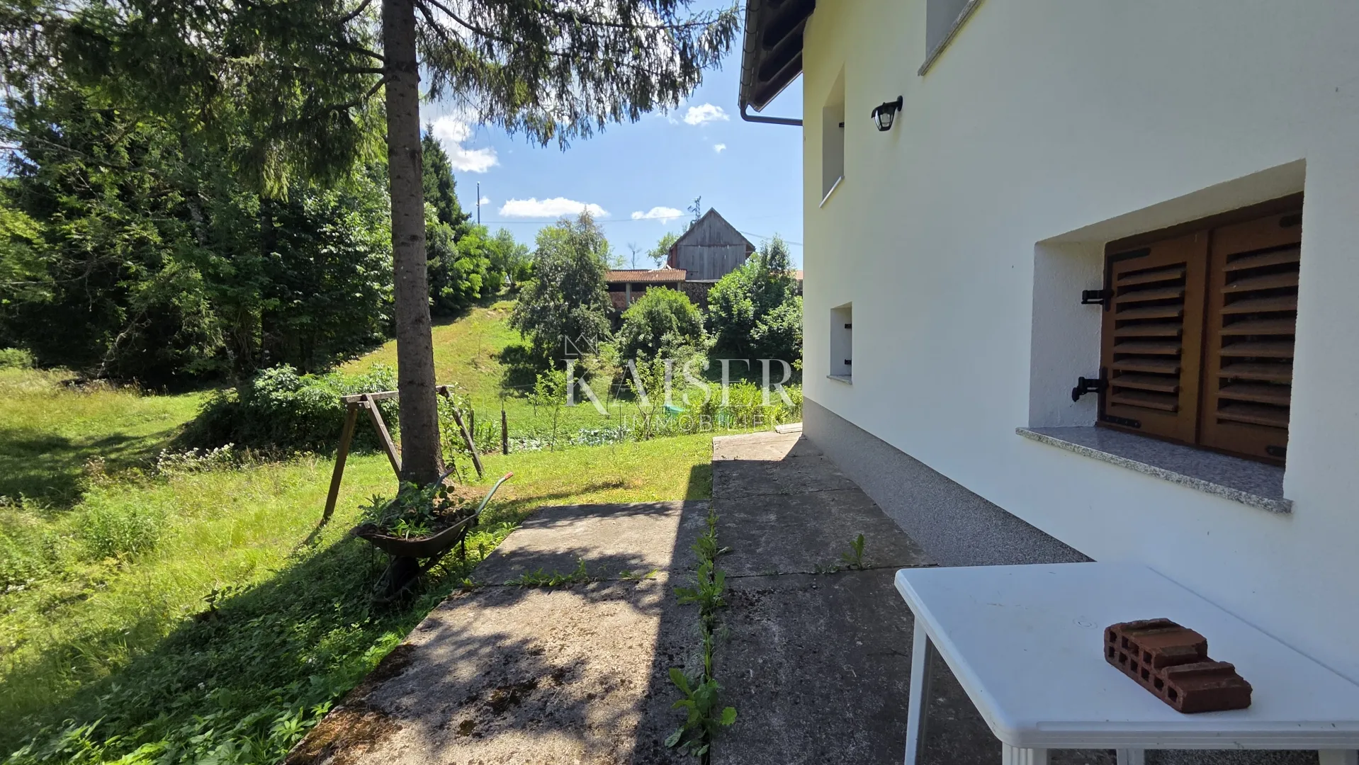 gorski kotar, moravice - samostojeća kuća sa potencijalom - slika 12