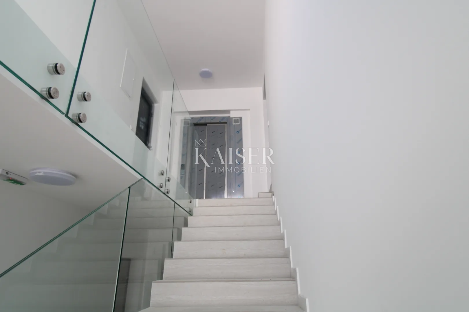 zadar- penthouse s krovnom terasom i pogledom na more - slika 10