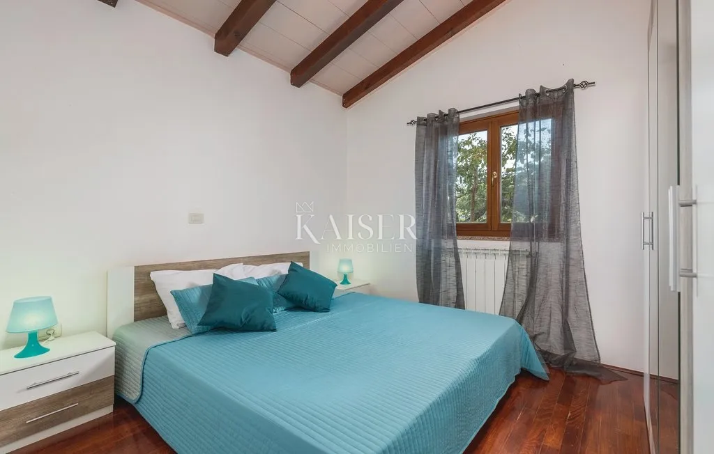 istra, novigrad - vila 131m2, s bazenom i velikom okućnicom, za dugoročni najam - slika 18