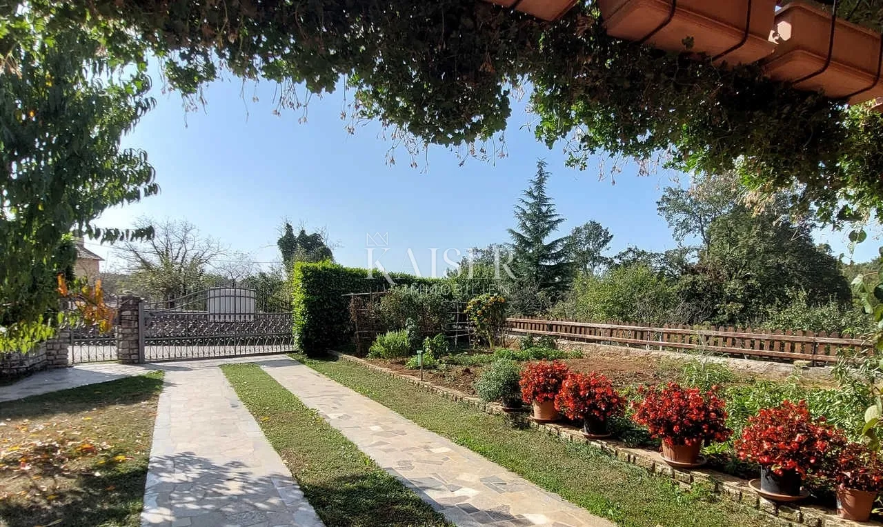 istra, grožnjan okolica - samostojeća kuća 396m2 sa potencijalom - slika 3