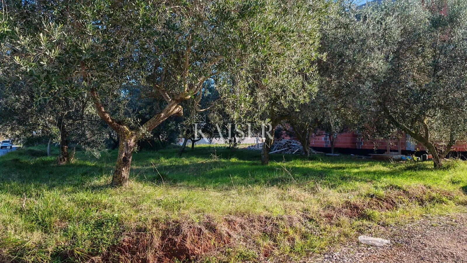 istra, pula-građevinsko zemljište 586m² s odličnom infrastrukturom - slika 2