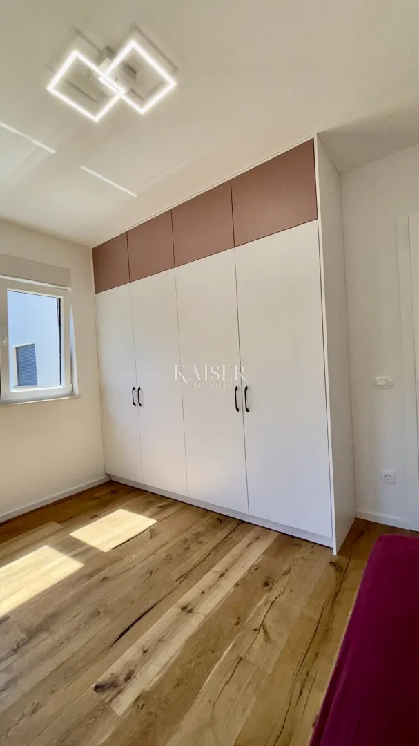 zadar – sukošan: luksuzan prizemni stan s bazenom, vrtom i garažom, 50 m od mora - slika 30