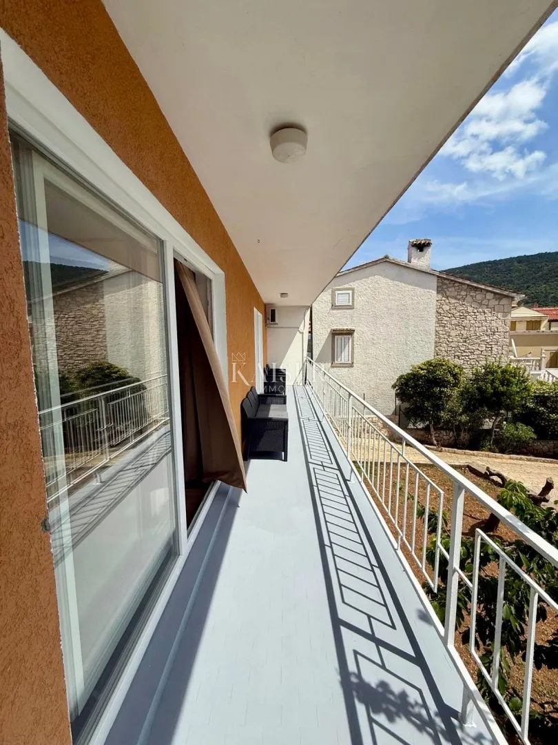 otok cres, cres - kuća sa 4 stana, 288m2, 50m od mora sa prekrasnim pogledom - slika 21