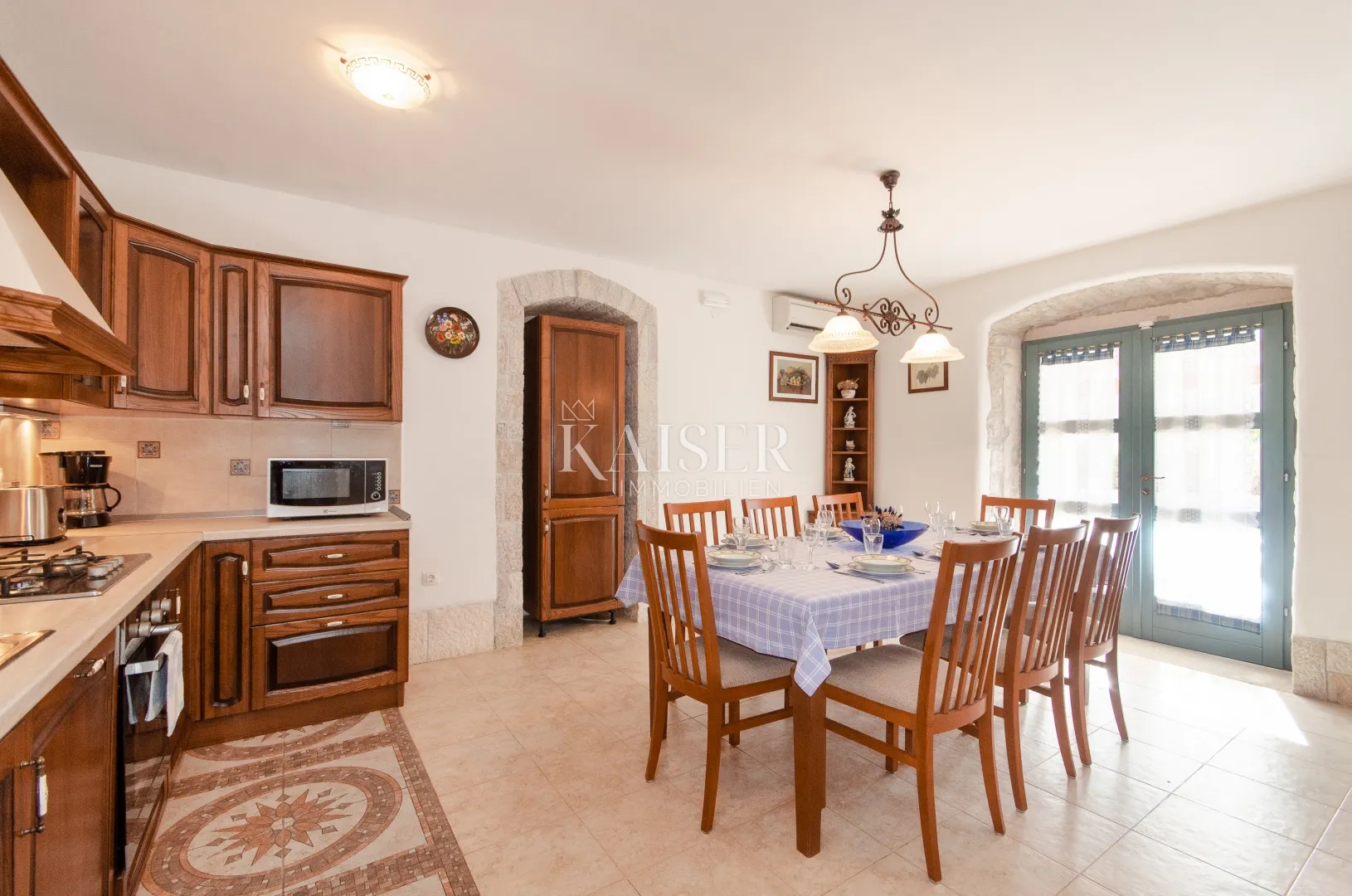 istra, rovinj okolica- šarmantna kamena kuća 170m2 s bazenom - slika 7