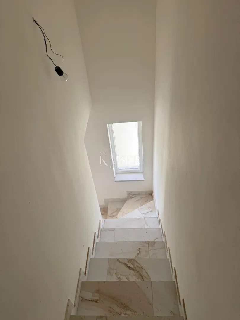 zadar, vir - potpuno renovirana kuća na viru, 600 m od mora - slika 11
