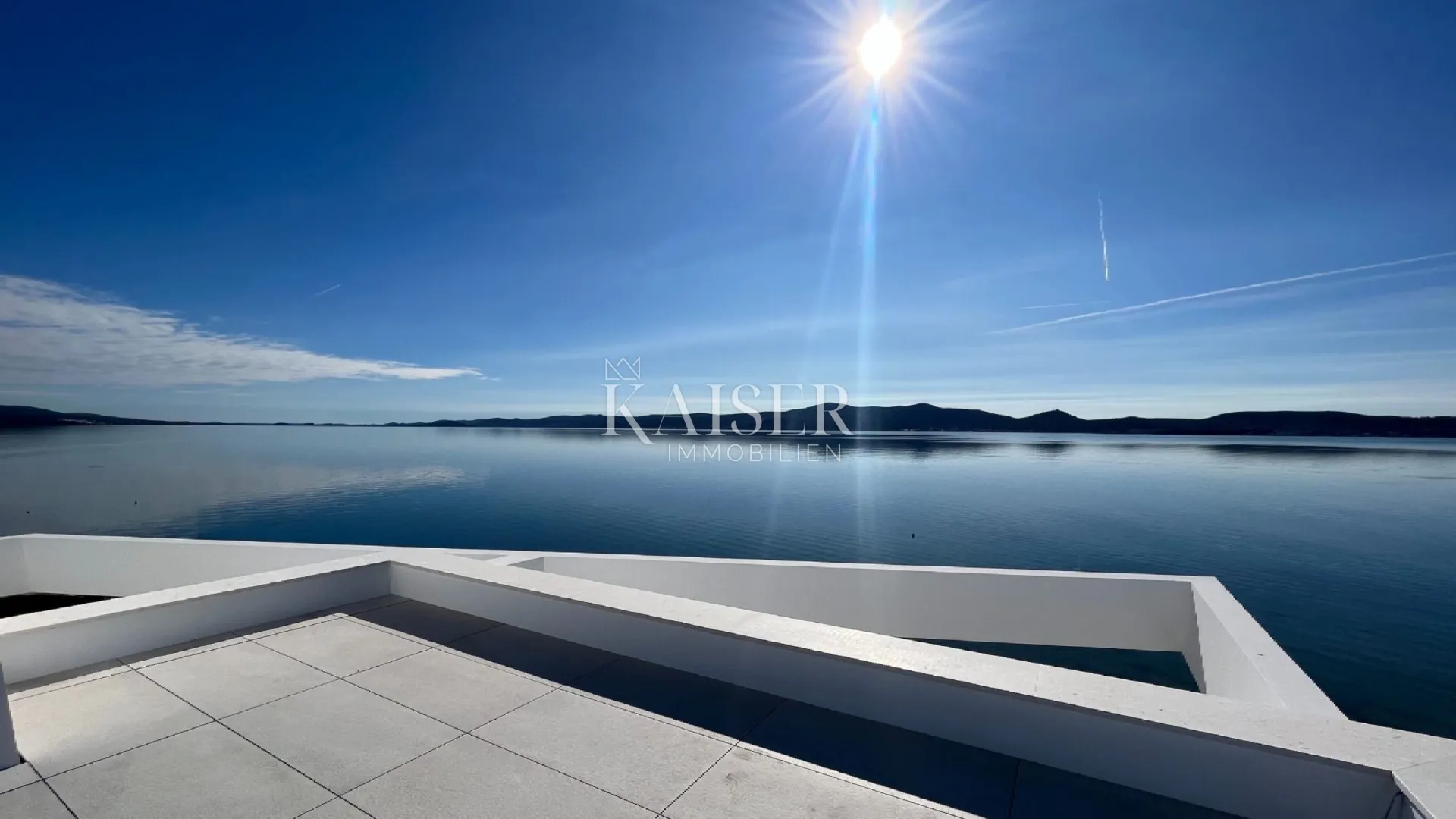 Zadar, Sukošan - Luksuzan dvoetažni stan 218 m2, prvi red do mora