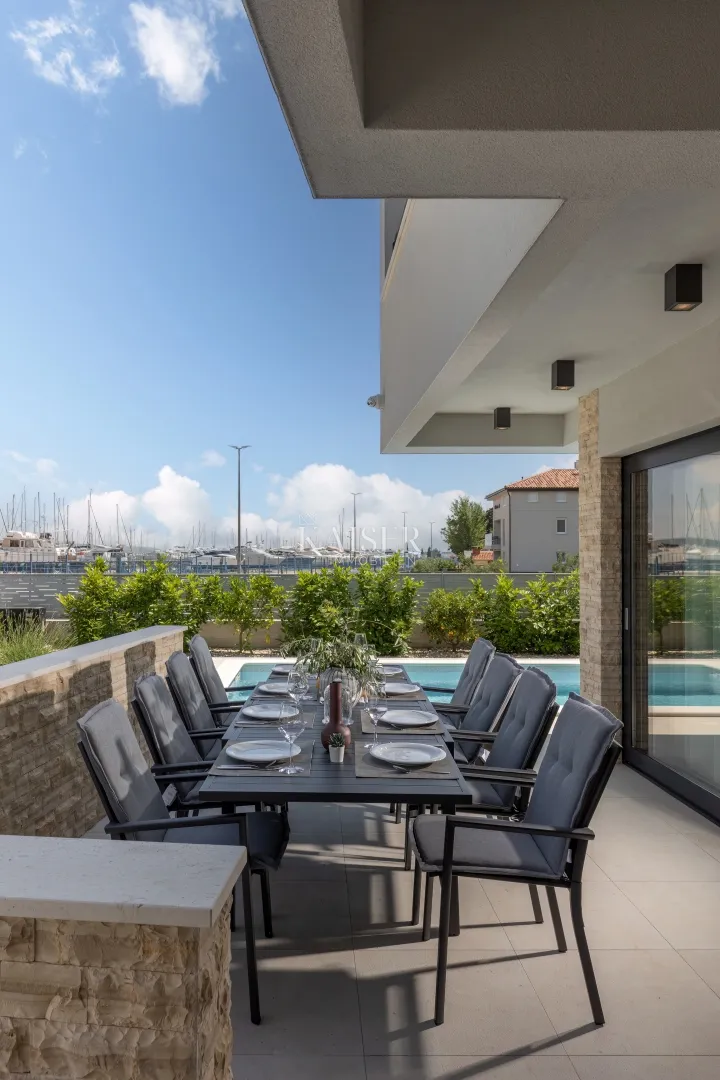 bibinje — luksuzna dizajnerska vila s rooftop oazom i pogledom na more - slika 10