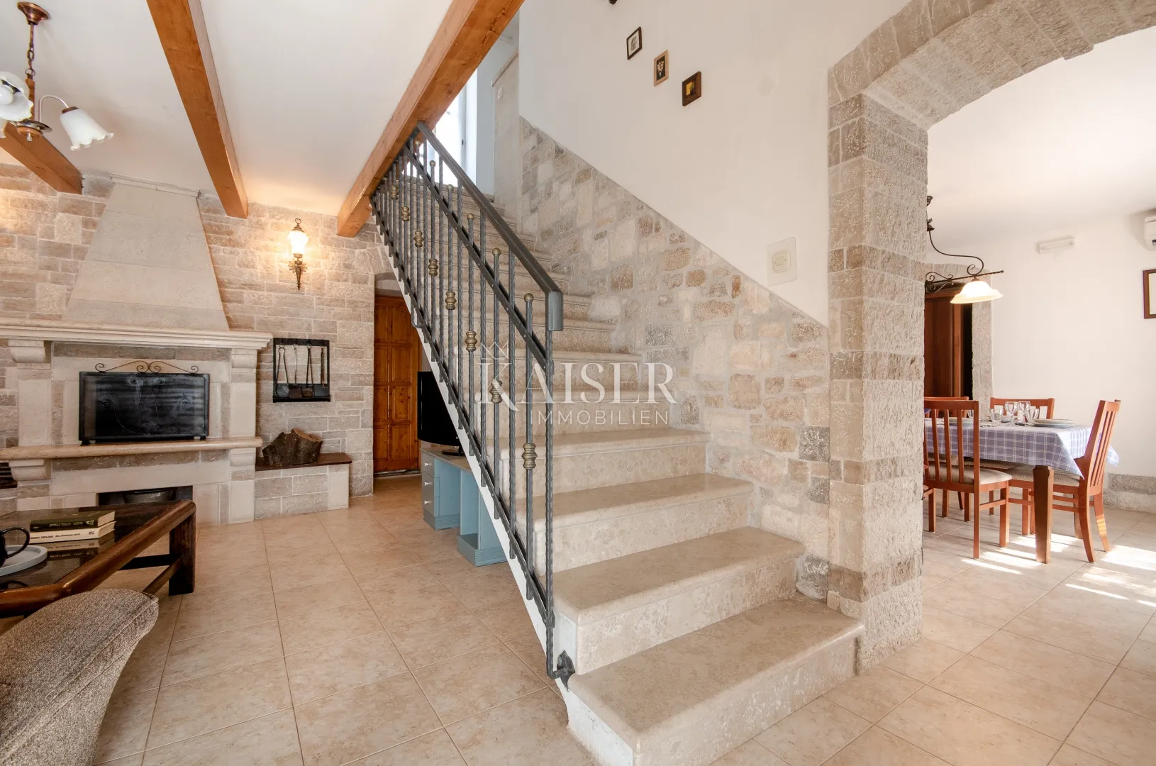 istra, rovinj okolica- šarmantna kamena kuća 170m2 s bazenom - slika 5