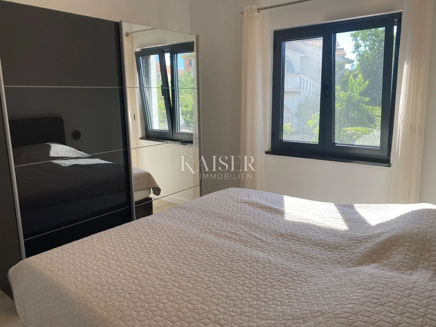srima, vodice – luksuzan dvosoban stan, 50m od plaže - slika 4