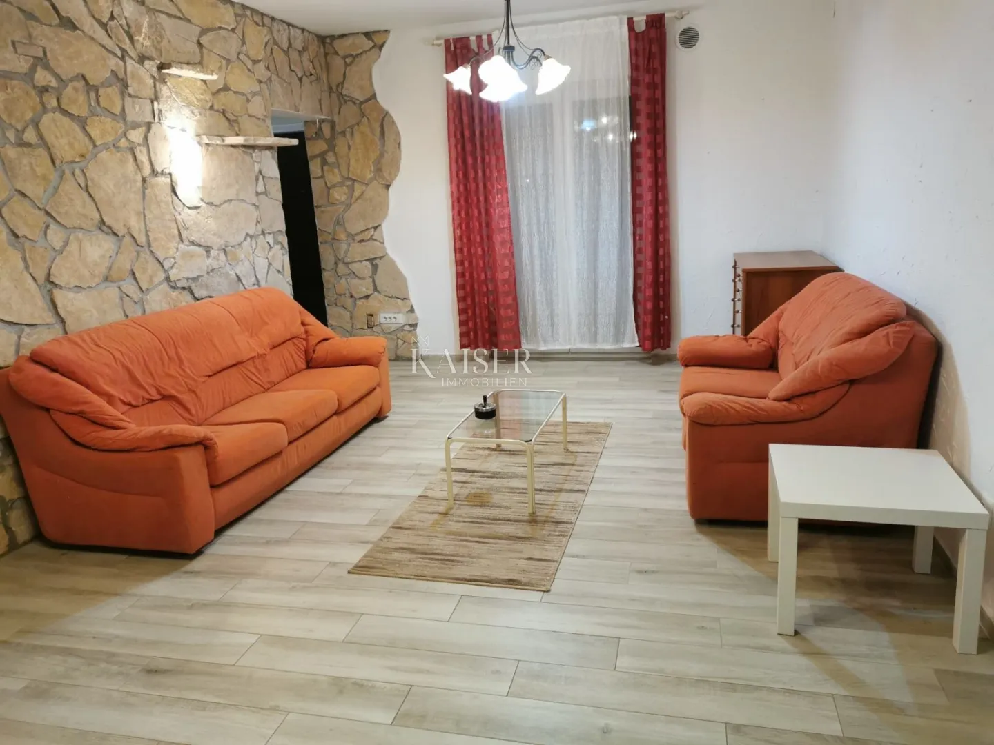 pula - kuća sa dva trosobna stana - slika 8