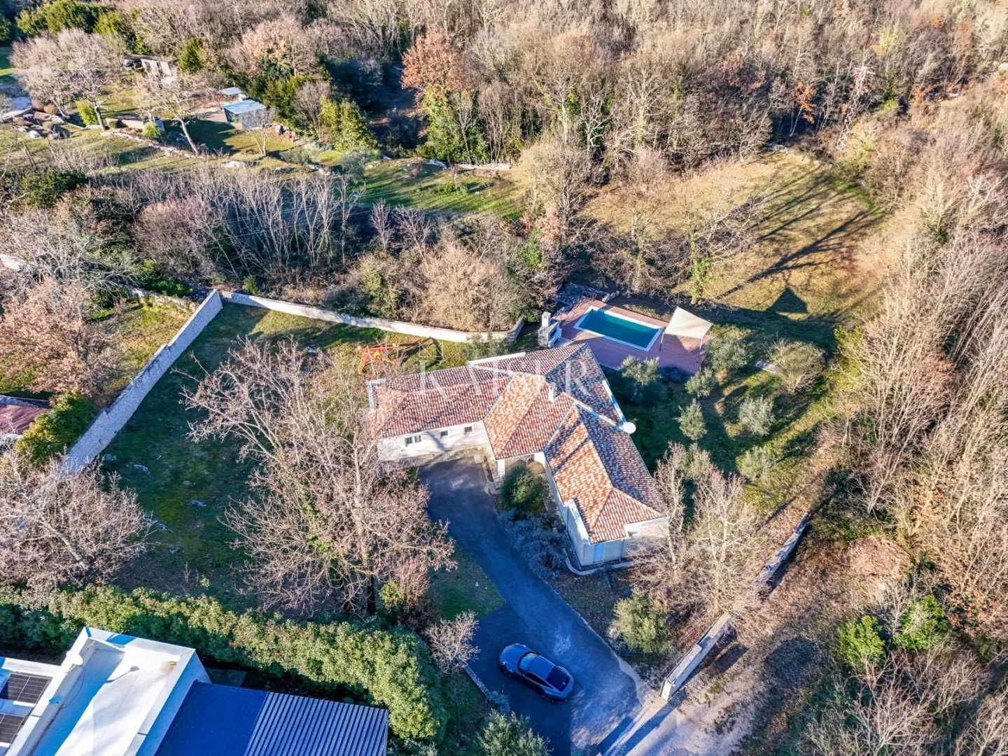 istra, okolica labina - vila s bazenom i okućnicom 4.260 m² - slika 17