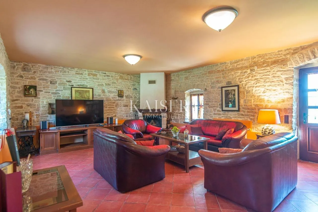 istra - žminj - kamena vila s bazenom, 350 m2 - slika 3